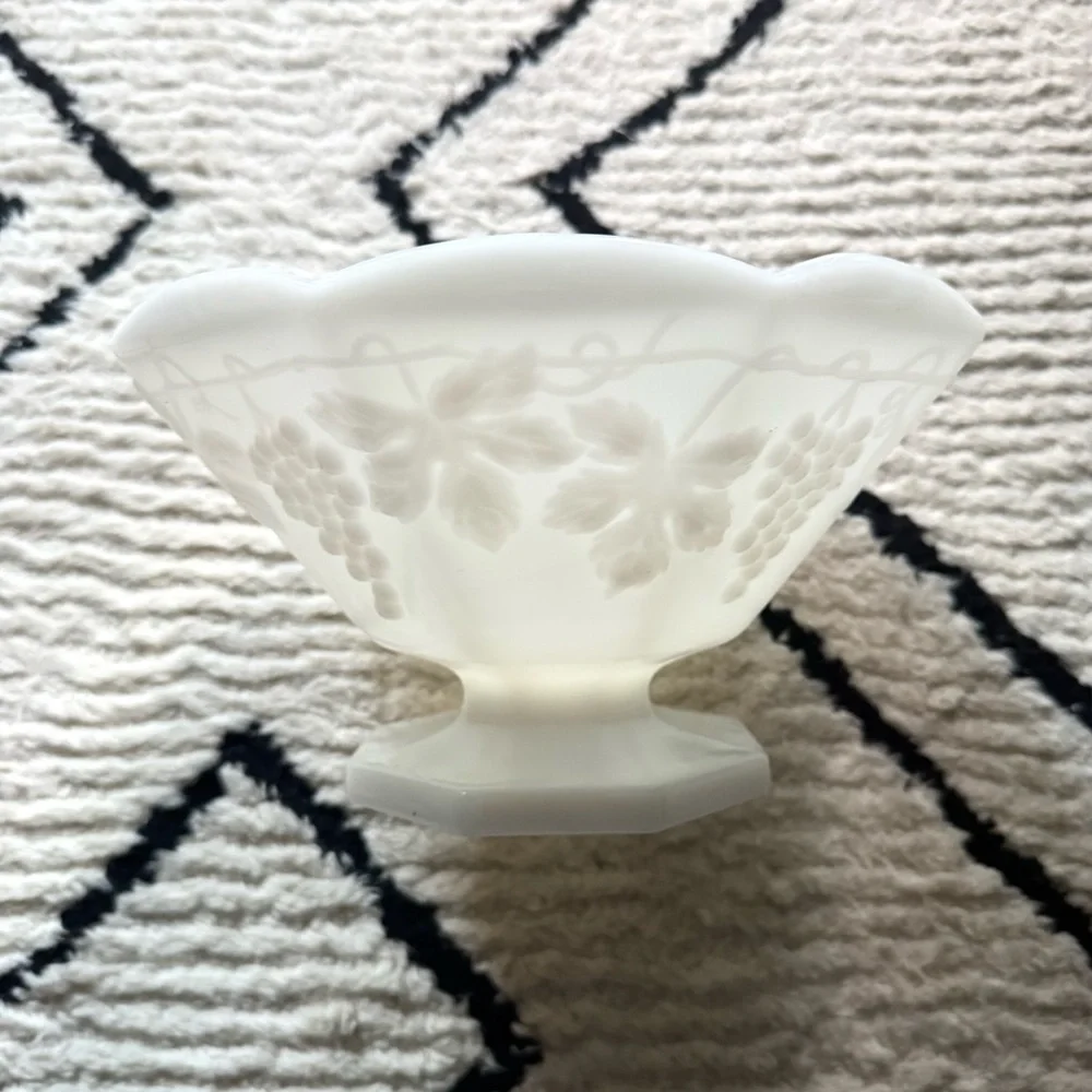 Anchor Hocking Vintage Milk Glass Pedestal Compote Bowl